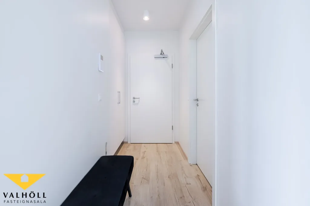 Esik - Modern Apartment with Balcony in Reykjavik