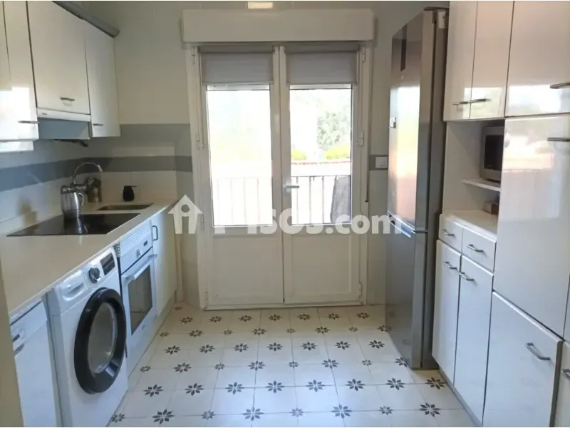 Cuisine - Modernised Flat with East-West Orientation in Barreda