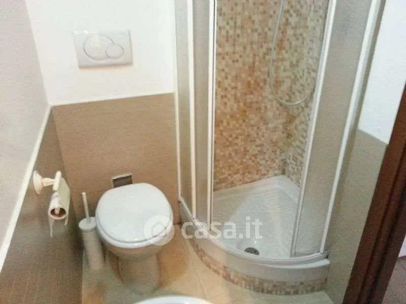 Bathrooms - Arched Bilocale in Genoa's Historic Centre