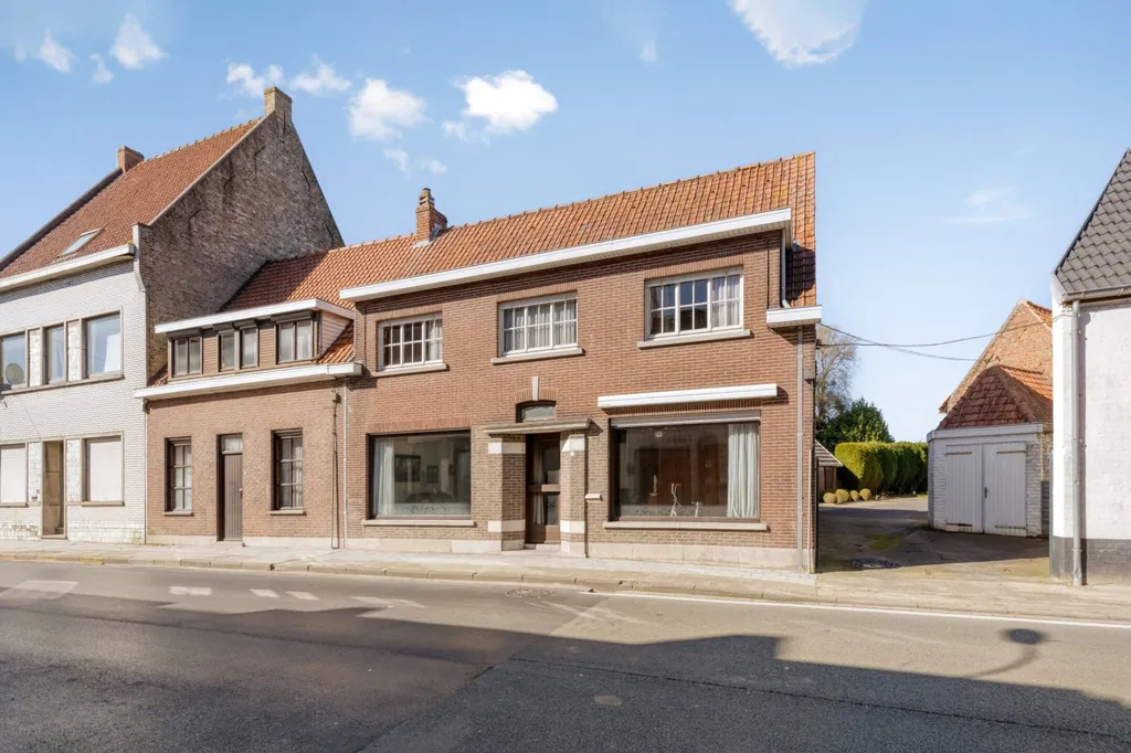 Half-Open House with Garden in Zarren Centre