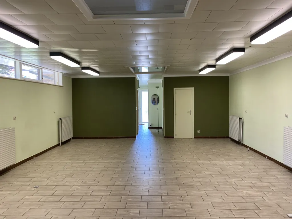 Toad - Office Space with Parking in Lichtervelde