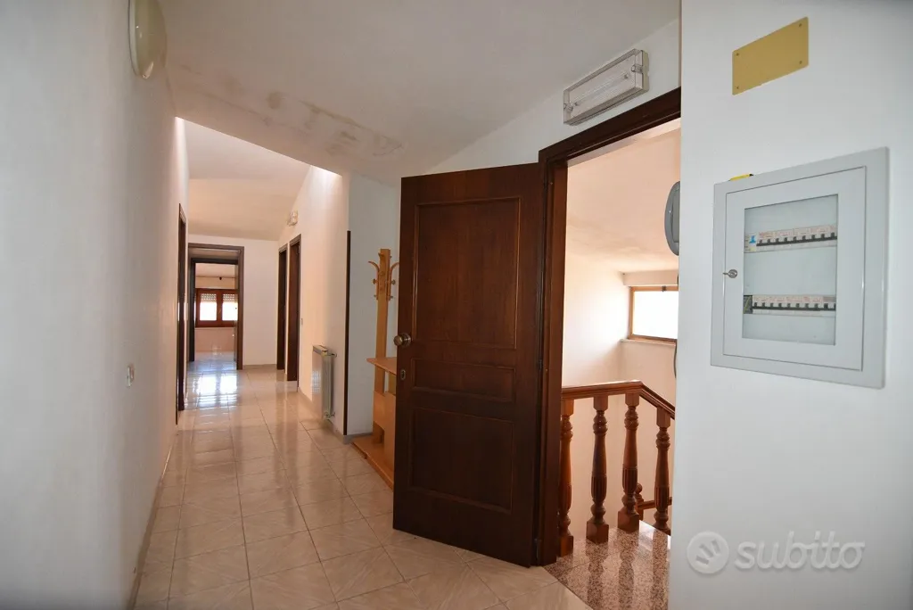Entrée - Spacious Apartment with Triple Exposure in Macomer