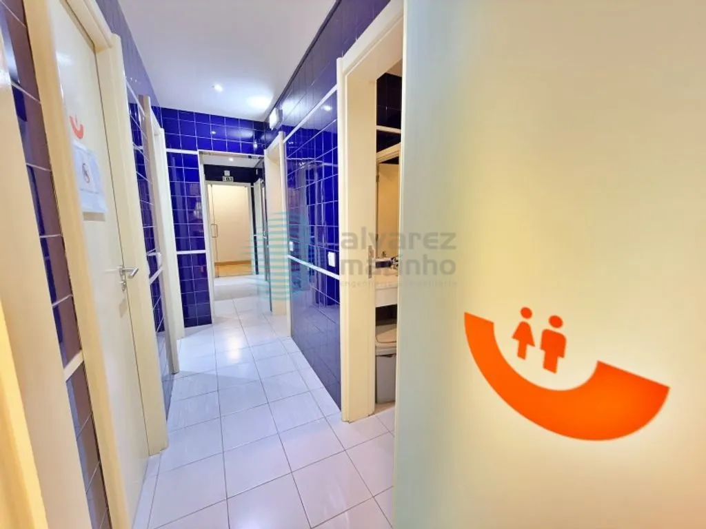 Hallway - Office with Air Conditioning in Campo Grande, Lisbon