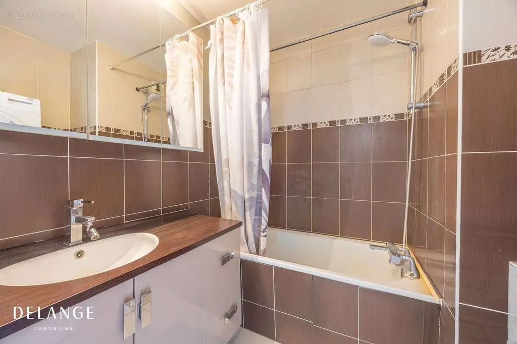 Bagni - 3-Bed Apartment with Panoramic View in Paris