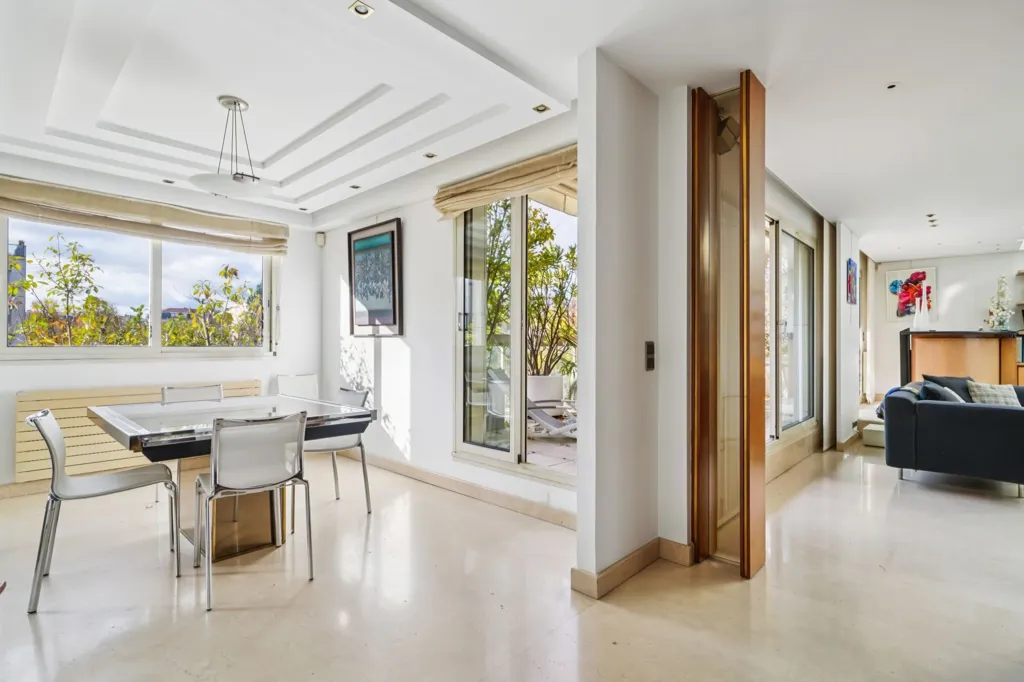 Salle à manger - Appartement Duplex avec Terrasses à Neuilly-sur-Seine