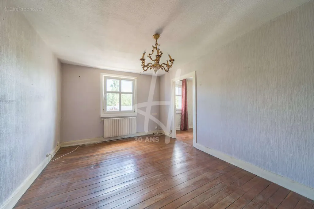 Toad - Apartment with Potential in Metz Plantières