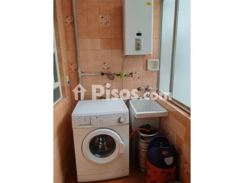 Buanderie - Student-Friendly Flat with Balcony in Plaza de Toros