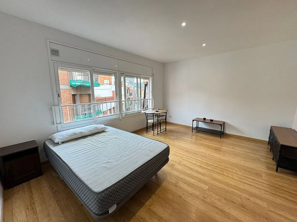 Chambres - Ample Loft in Central Molins de Rei
