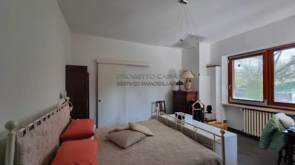 Chambres - Semi-detached Villa with Garden in Bra