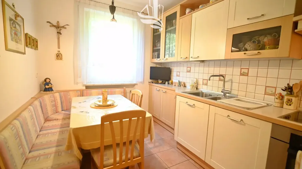 Cuisine - Villa with Garden in Cortaccia