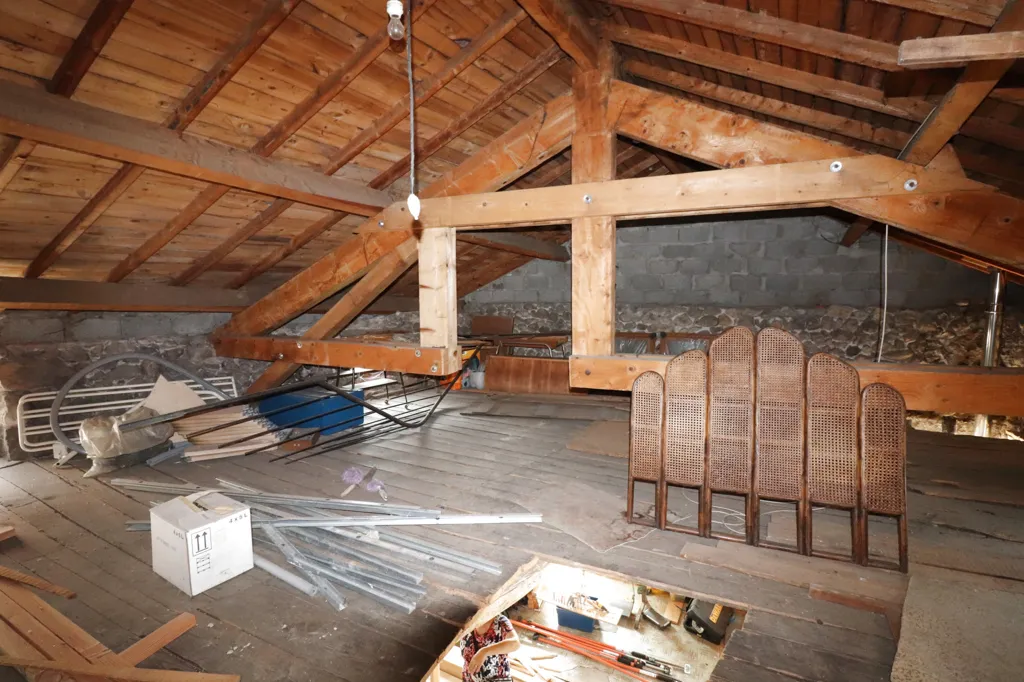 Zimmer - Stone Cottage with Rental Potential in Desaignes