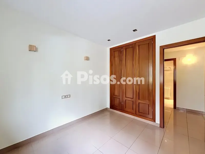 Entrée - Apartment with Parking and Storage in Escaldes-Engordany