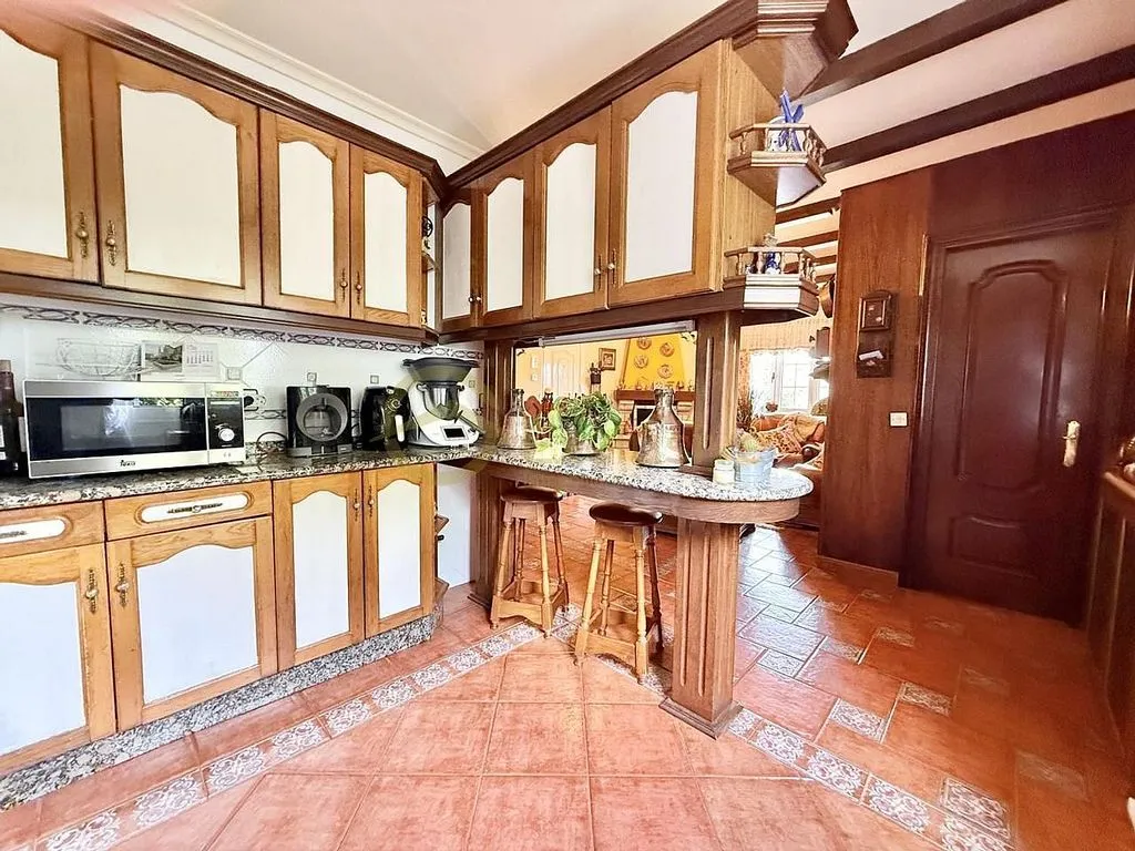 Cuisine - Chalet with Pool and Terrace in Lugar Granda