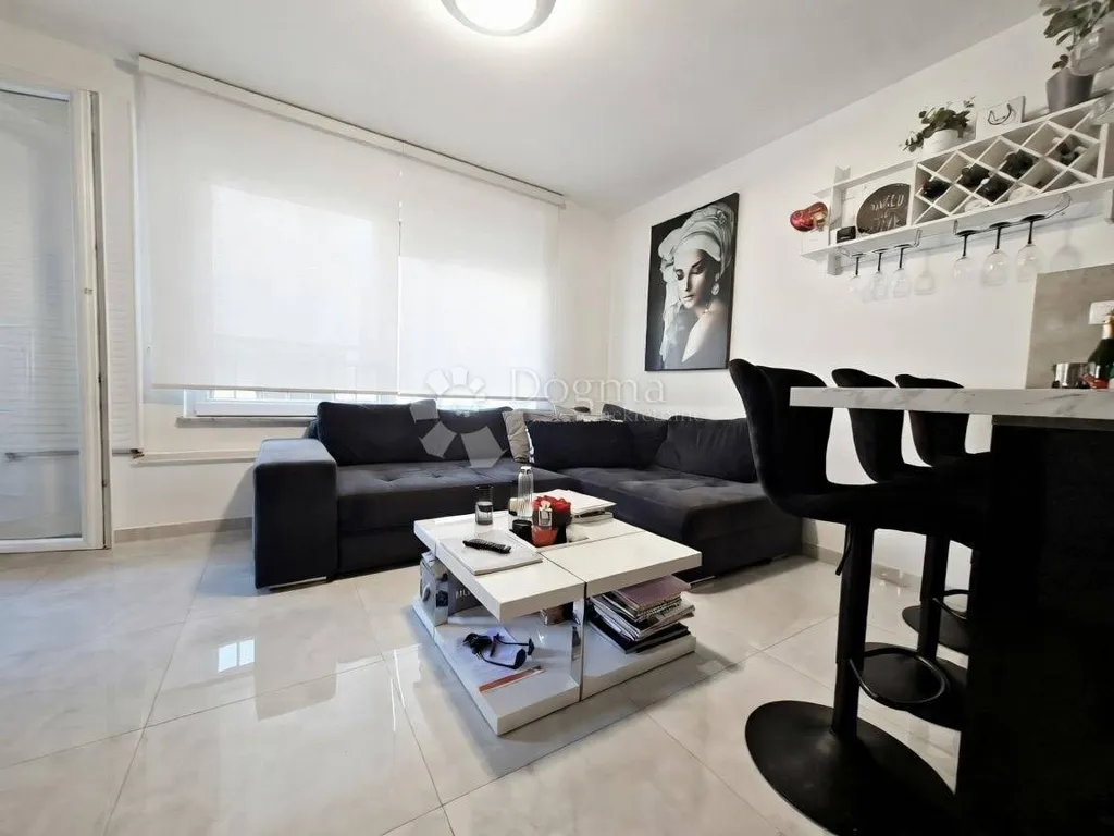 Elutuba - Modern Flat with Parking in Pula Centre