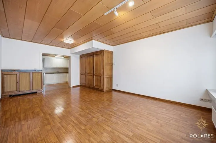 House with Separate Ground Floor Unit in Centre