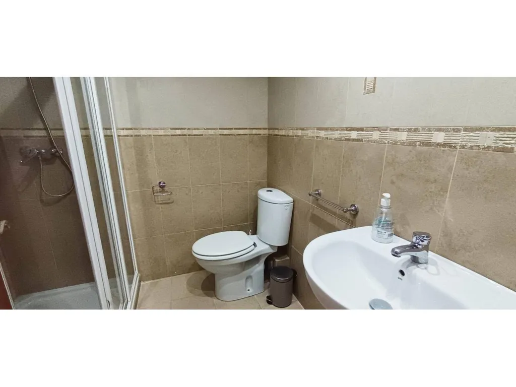 Vannitoad - Ample 4-Bedroom Flat with Balcony in Castellón Centre