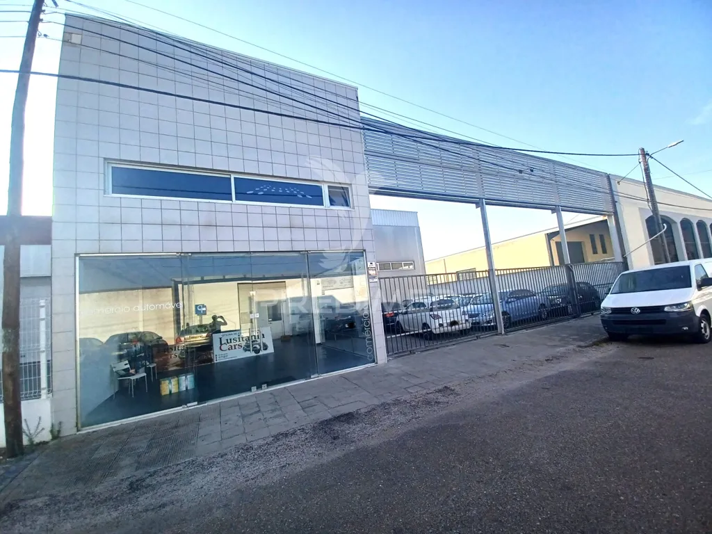 Garage - Equipped Workshop in Campo Maior Industrial Zone