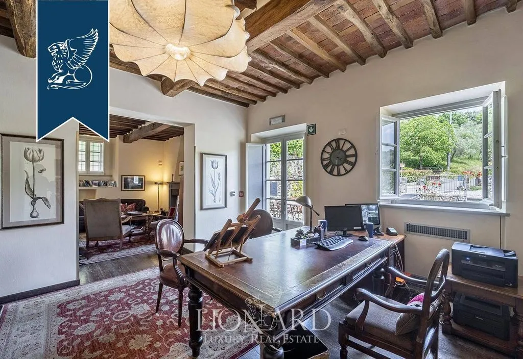 Bureau - Historical Villa with Pool in Capannori, Tuscany
