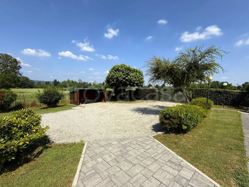 Välivaade - Villa with Garden in Castelletto Sopra Ticino