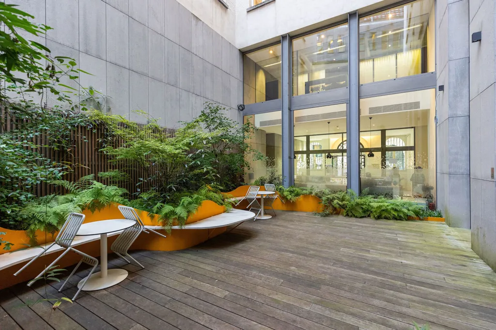 Jardin - Bureau Stratégiquement Situé à Bruxelles