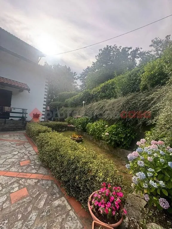 Jardin - Luxury Villa with Panoramic View in Pistoia