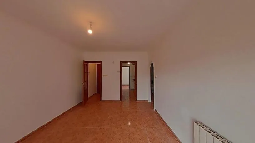 Entrée - Family-orientated Flat with Balcony in Mataró
