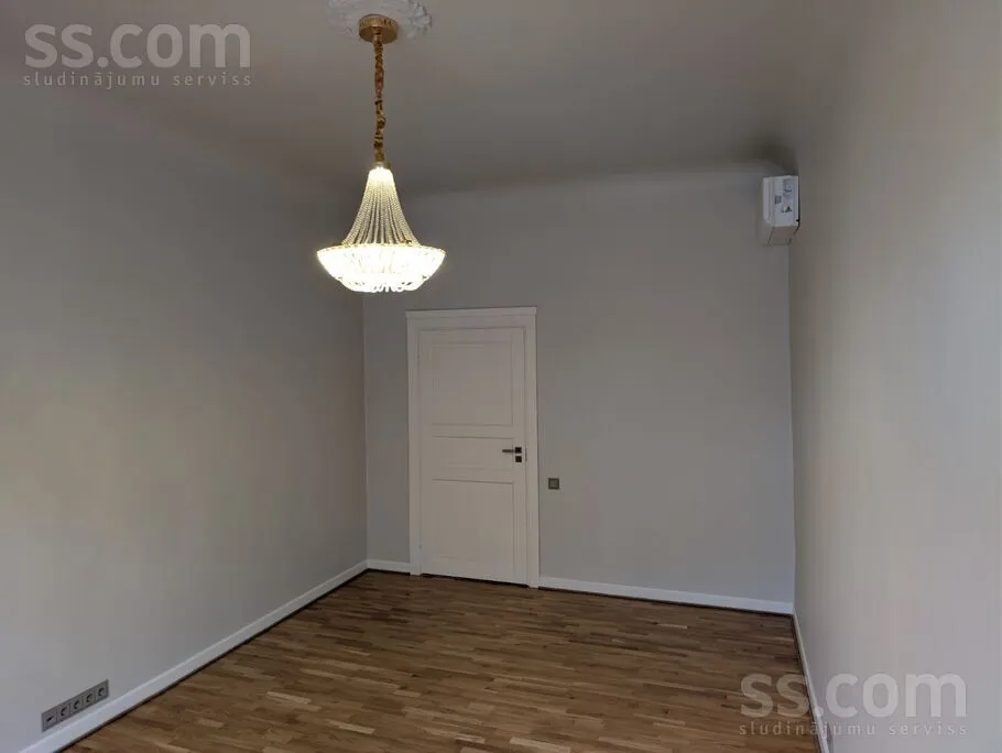 Zimmer - Renovated Apartment with Historic Charm in Riga Centre