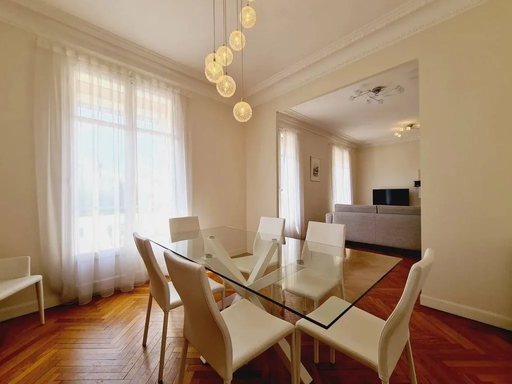 Dining Room - Luxury Flat with Balcony in Cannes
