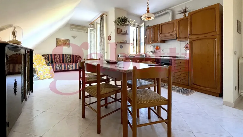 Salle à manger - Mansard Apartment with Terraces in Telese Terme