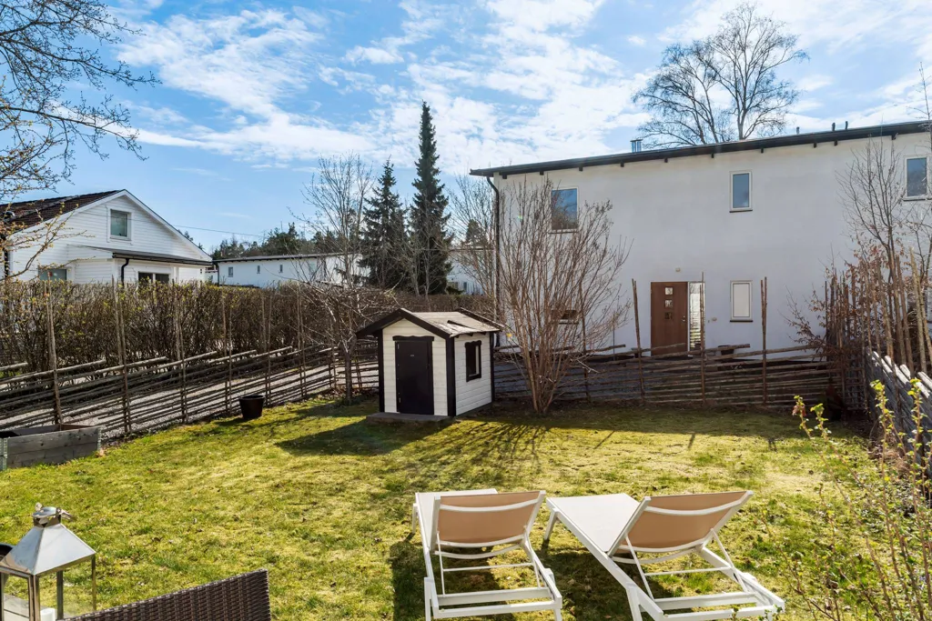 Aed - Duplex with Garden in Näsbypark