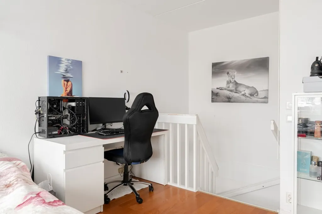 Bureau - Two-Storey Apartment with Balcony in Bjuv