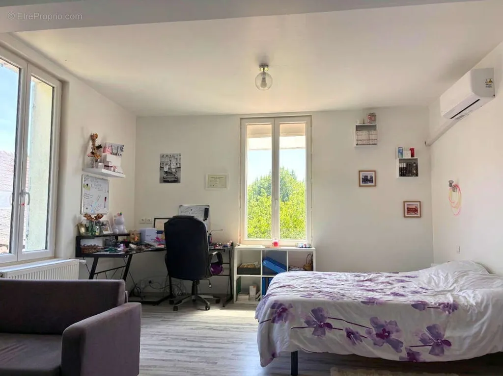 Chambres - Maison familiale avec piscine et jardin à Cognac