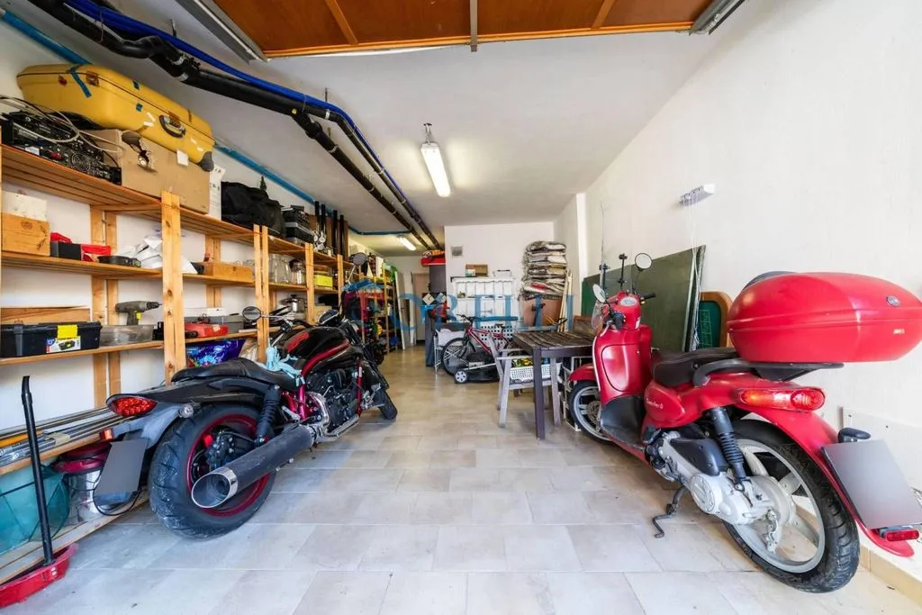 Garage - Villa with Pool in Spadarolo, Rimini
