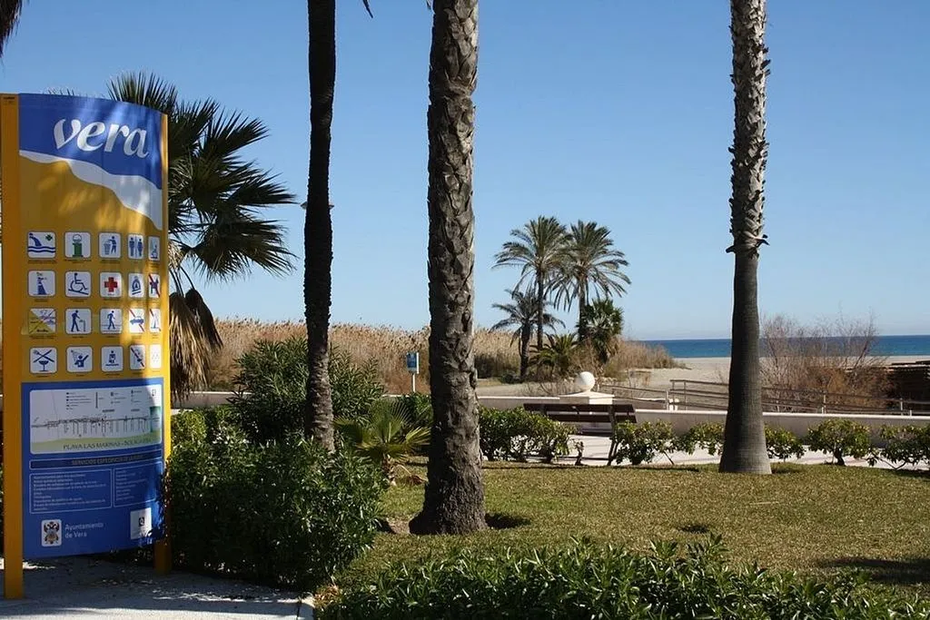 Ground Floor Apartment with Pool View in Vera