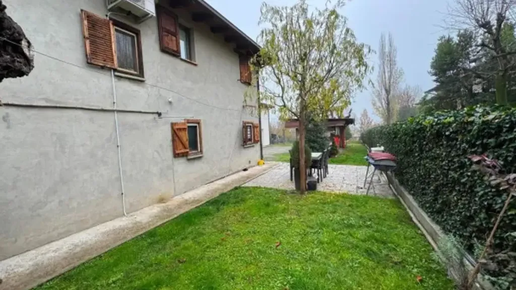 Giardino - Rustic Villa with Garden in Castelvetro di Modena
