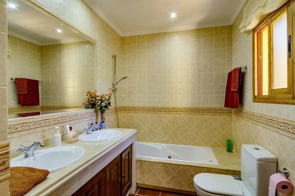 Salles de bain - Chalet with Pools and Terrace in Benahavís