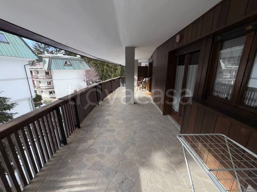 Balcon - Rustic Apartment with South-Facing Terrace in Bardonecchia