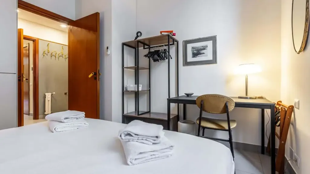 Magamistoad - Studio Apartment with Balcony in Milan