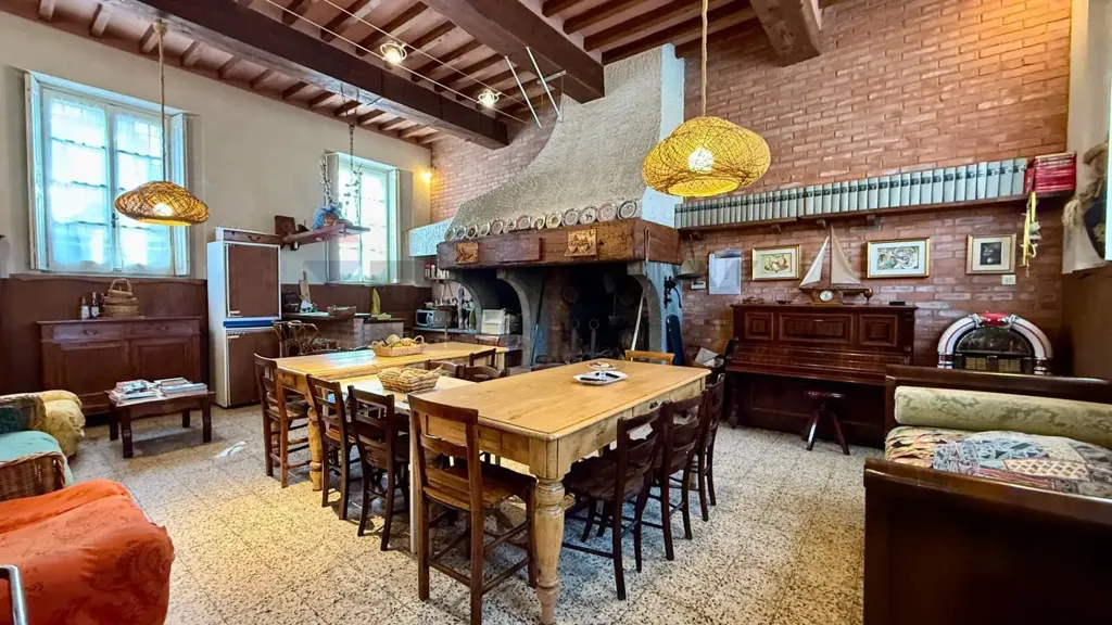 Sala da pranzo - Rustico storico con piscina a Cappella De' Picenardi