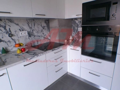 Cuisine - Luxury Apartment with Balcony in Amadora