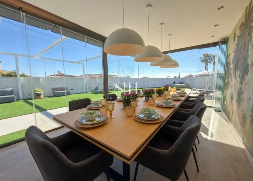 Dining Room - Contemporary Villa with Private Pool in San Fulgencio
