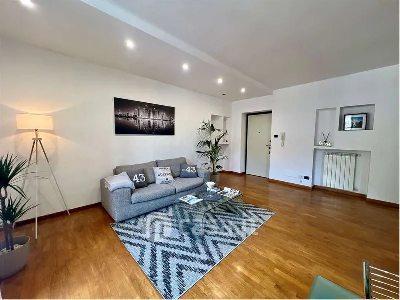 Elutuba - Duplex with Lake View in Laveno-Mombello