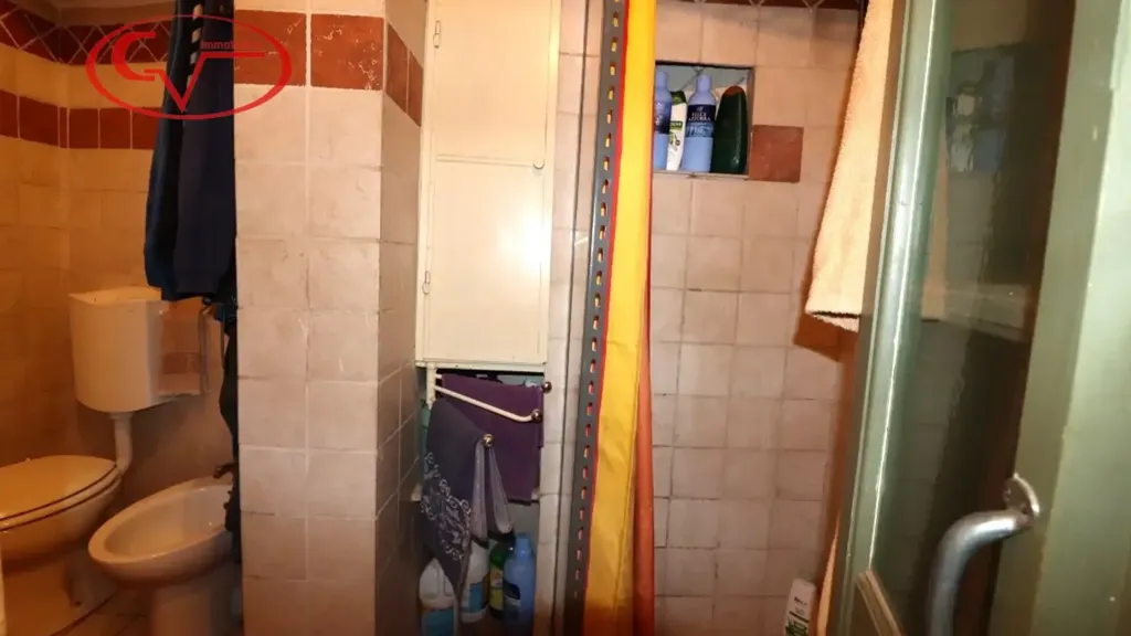 Bathrooms - Terraced Villa with Garden in Montevarchi