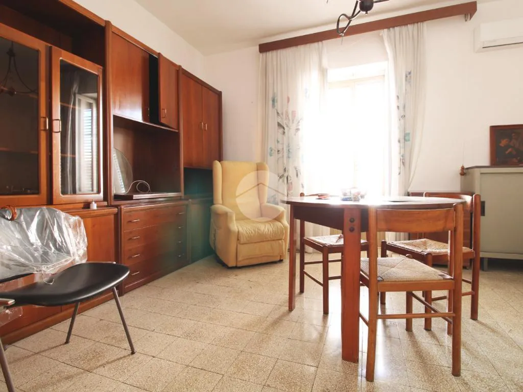 Söögituba - Three-Bedroom Flat with Veranda in Trapani