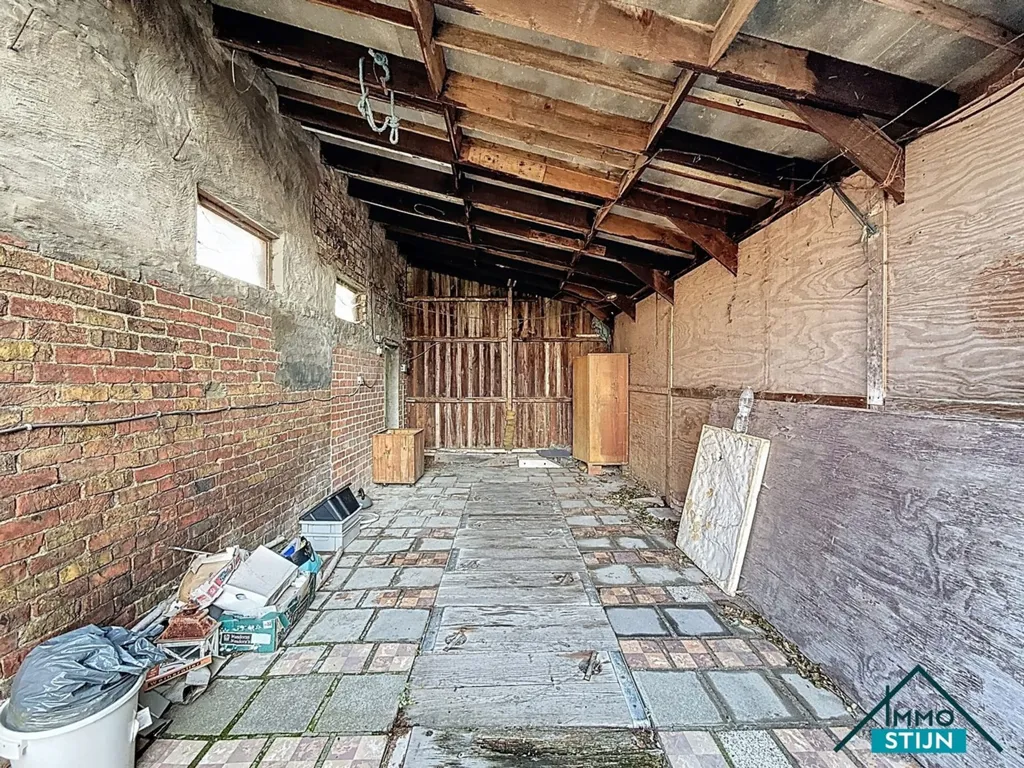 Garage - Maison à Renover avec Terrasse à Veldegem
