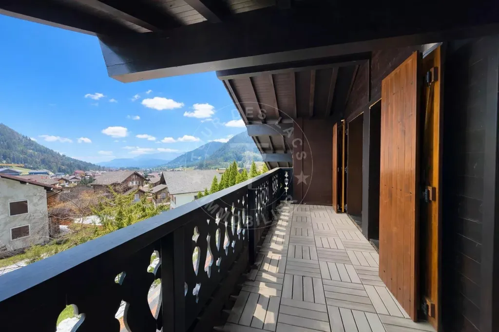 Balcon - Chalet Luxueux avec Vue Montagne à Thônes