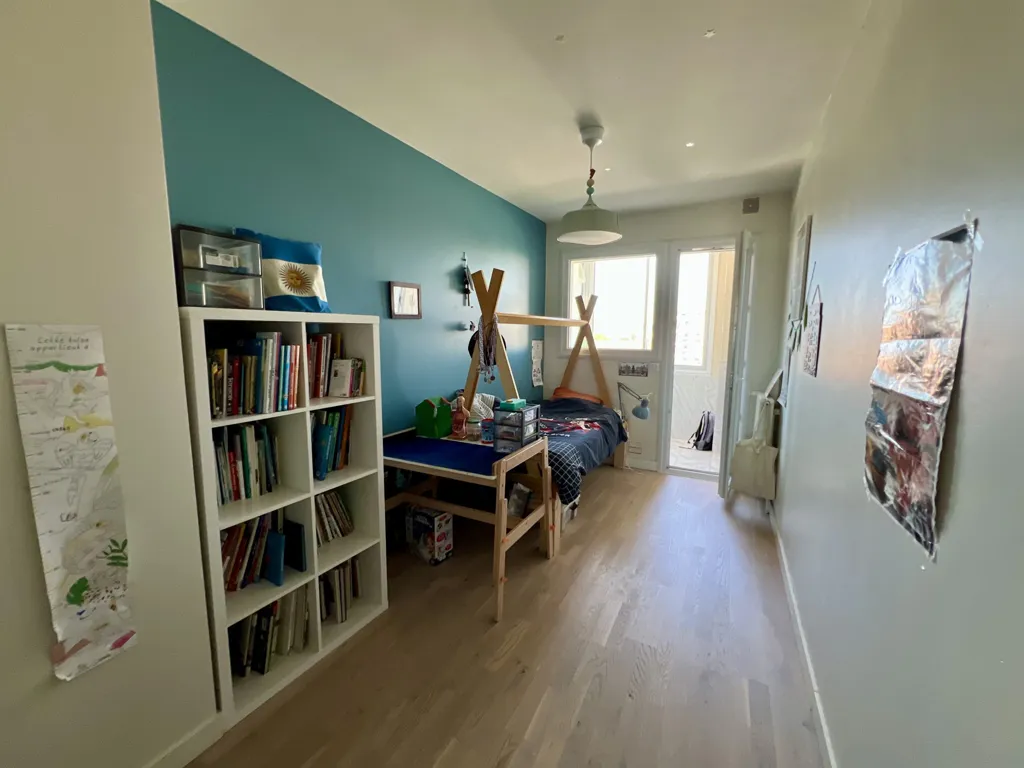 Chambres - Appartement T4 avec Parking à Villeurbanne