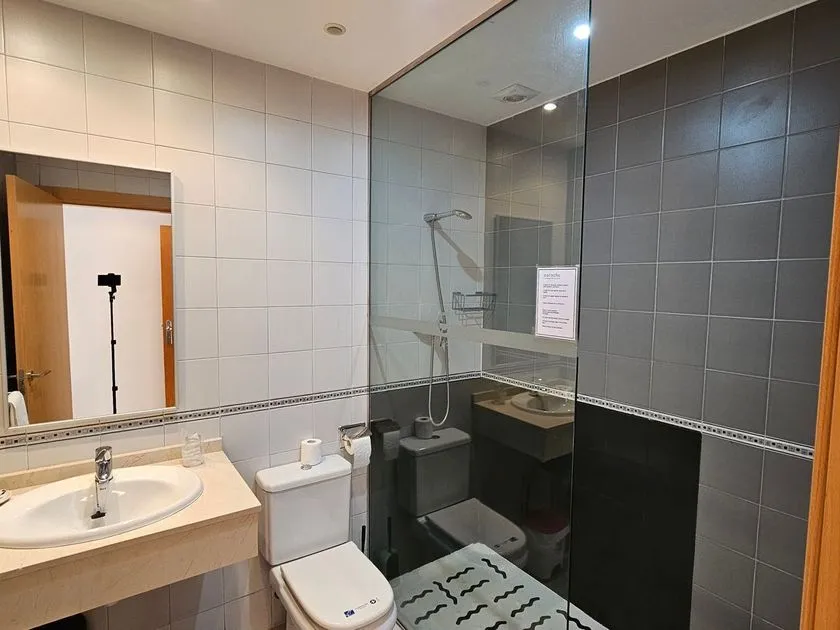 Bathrooms - Hotel with Bar-Restaurant near Corella Centre