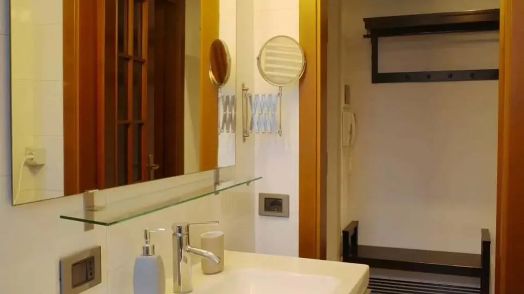 Salles de bain - Bright Studio with Metro Access in Milan