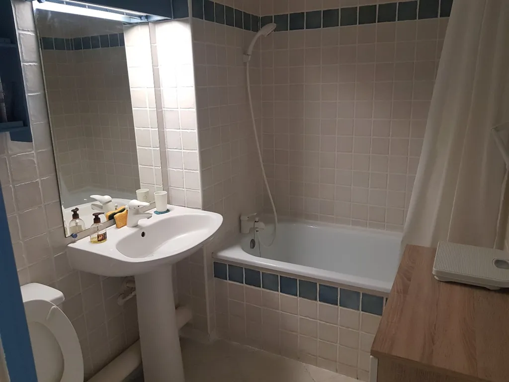 Salles de bain - Appartement 2 Pièces avec Piscine à Sète